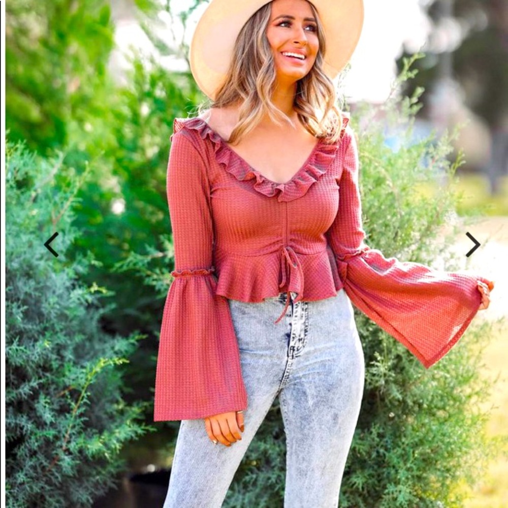 Boutique long sleeve ruffle crop top